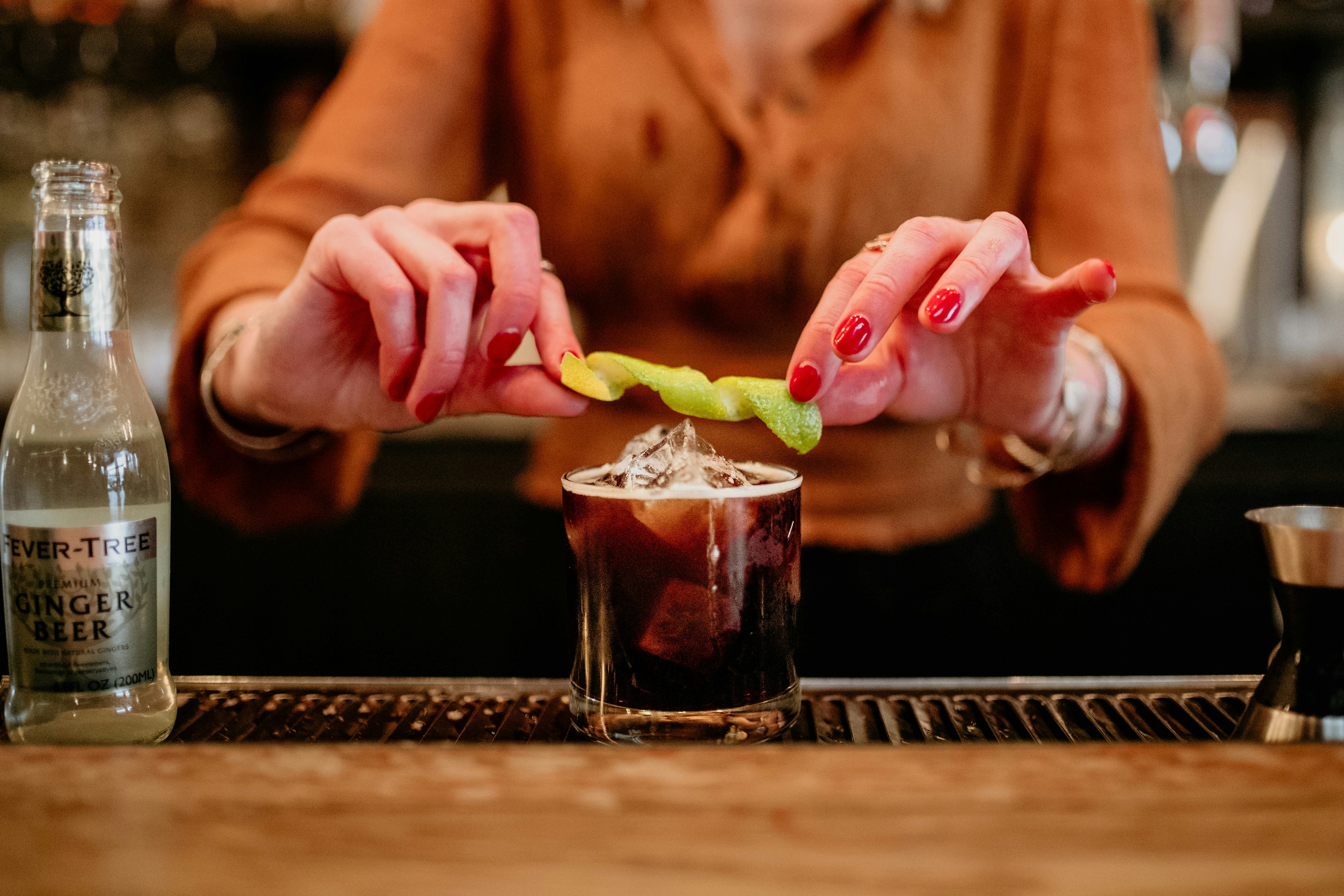 Comment faire un cocktail Casino : les étapes de la recette originale