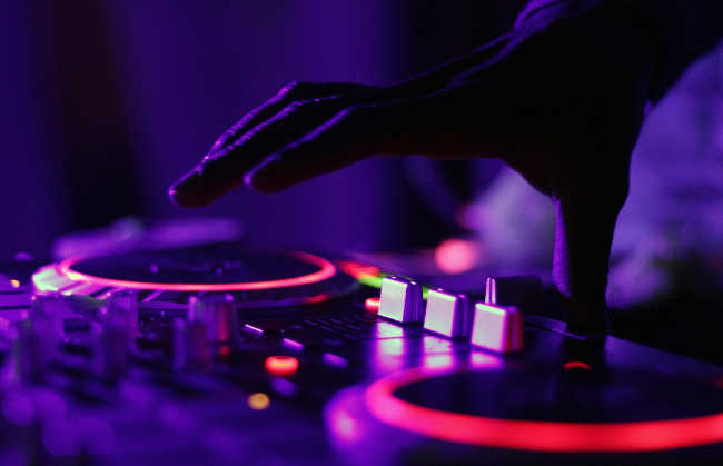 Dj